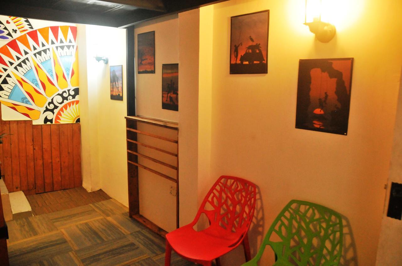 Mid Town Hostel キャンディー エクステリア 写真