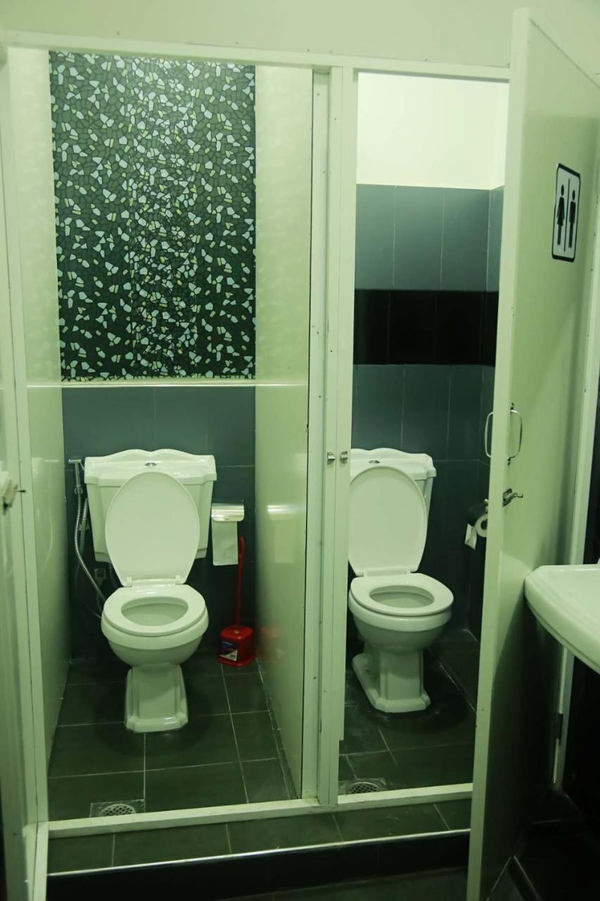 Mid Town Hostel キャンディー エクステリア 写真