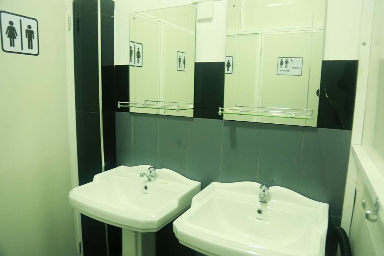 Mid Town Hostel キャンディー エクステリア 写真