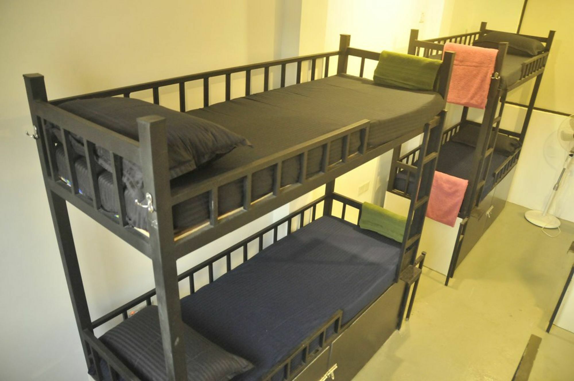 Mid Town Hostel キャンディー エクステリア 写真